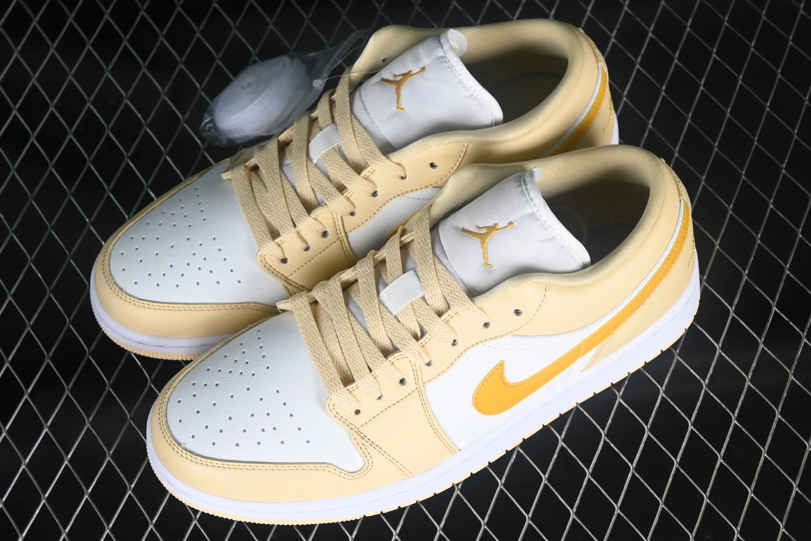 All categories Air Jordan Jordan series basketball shoes Air Jordan 1 Low Air Jordan 1 Low "Yellow" AJ1 Joe 1 Banana Yellow Low-top cultural casual sneakers DC0774-170